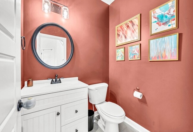 Building Photo - Pet Friendly Three Bedroom!