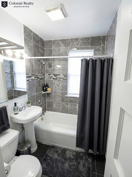 Building Photo - 41 Gordon St