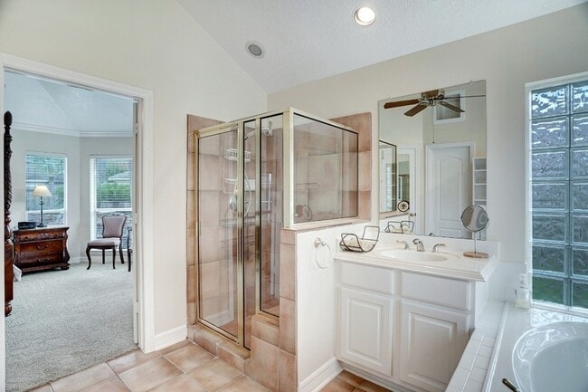 Building Photo - 5307 Summerland Ridge Ct