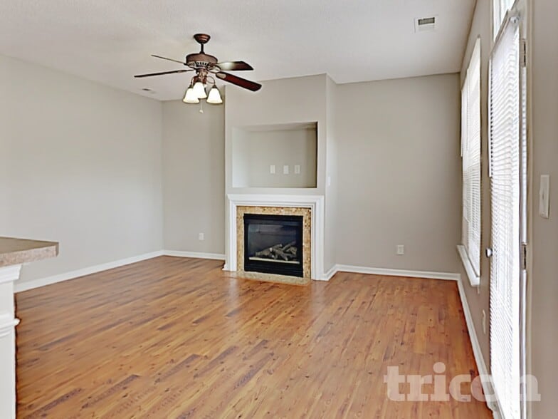 Building Photo - 5936 Briggs Dr