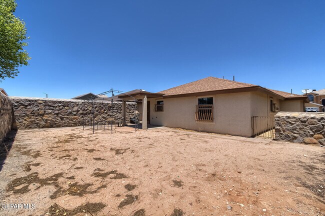 Building Photo - 14284 Tierra Yamila Ln