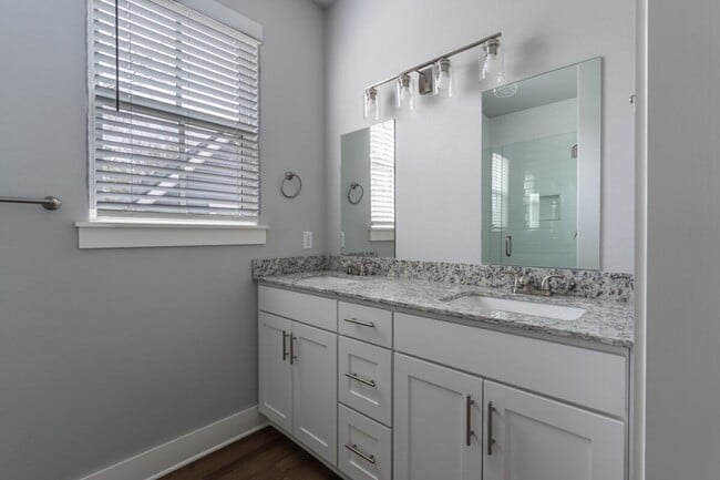 Building Photo - New 3 BR/3 Bath Home