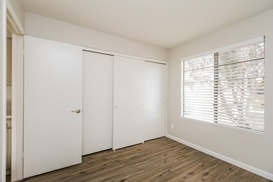 Building Photo - 1338 N Brittany Ln