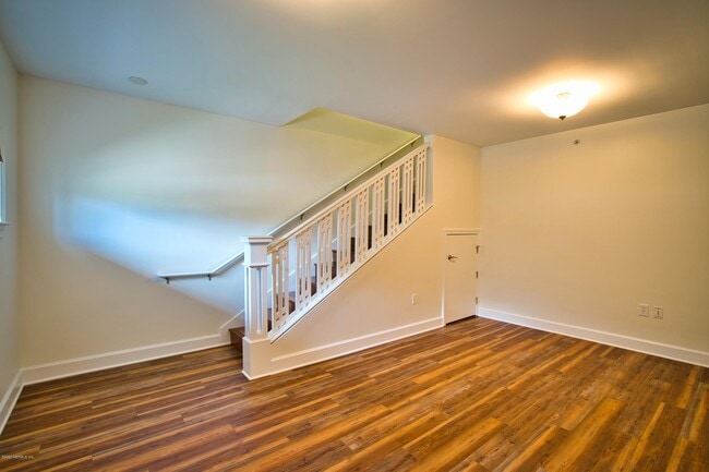 Building Photo - 525 3rd St N