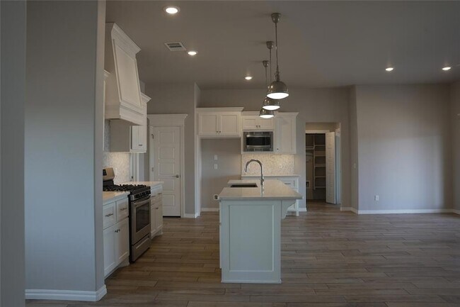 Building Photo - 5216 Bing Cir