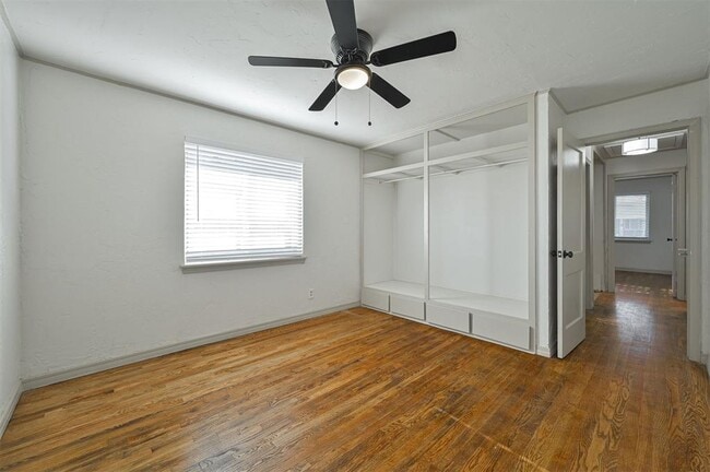 Building Photo - 2312 N Warren Ave