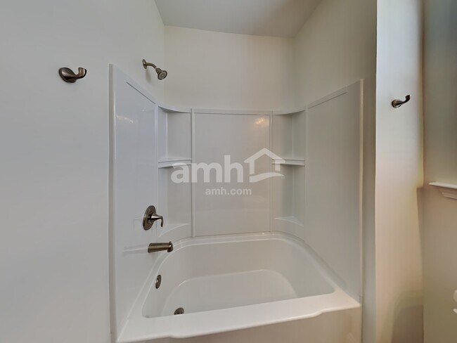 Building Photo - 5961 Hagar Vly Dr