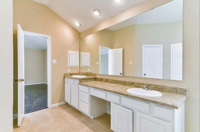 Building Photo - 4738 Cavern Dr