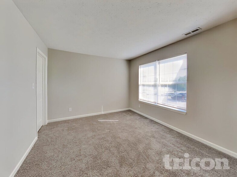 Building Photo - 1356 Blue Ridge Ln