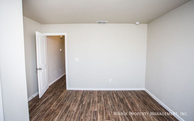 Building Photo - 1916 Langford Ave