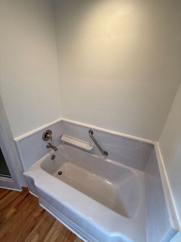 Building Photo - 610 Liberty St SE