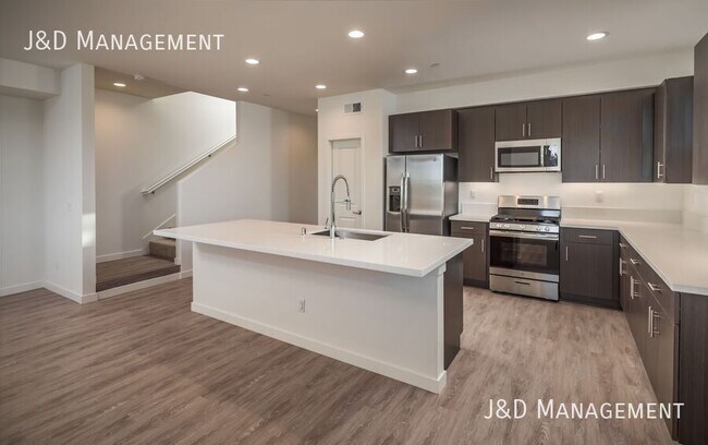 Building Photo - 5845-5855 RILEY STREET-5845