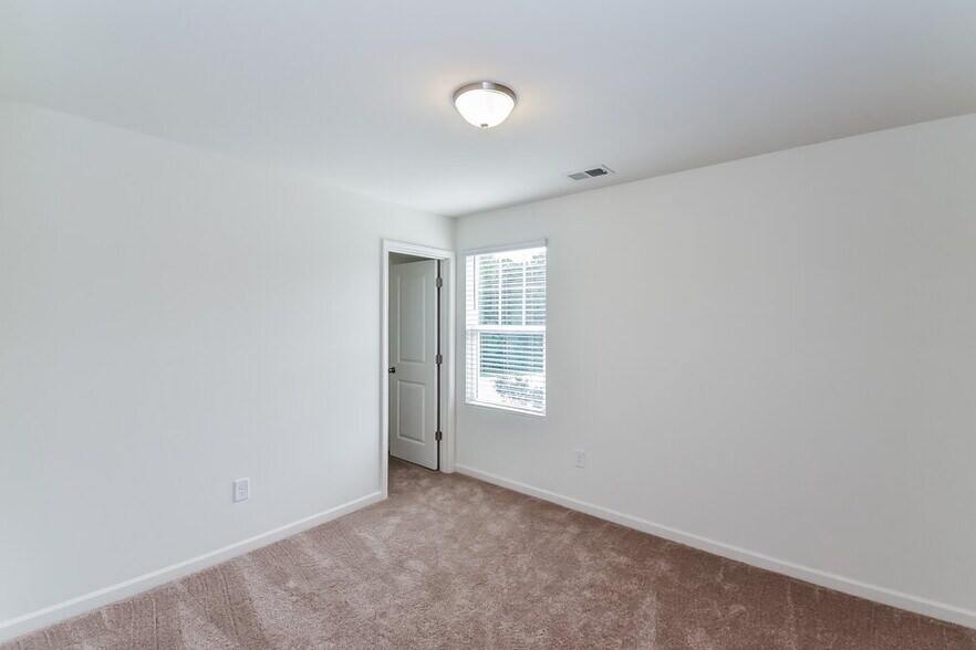 Building Photo - 44 Meriwether Ln