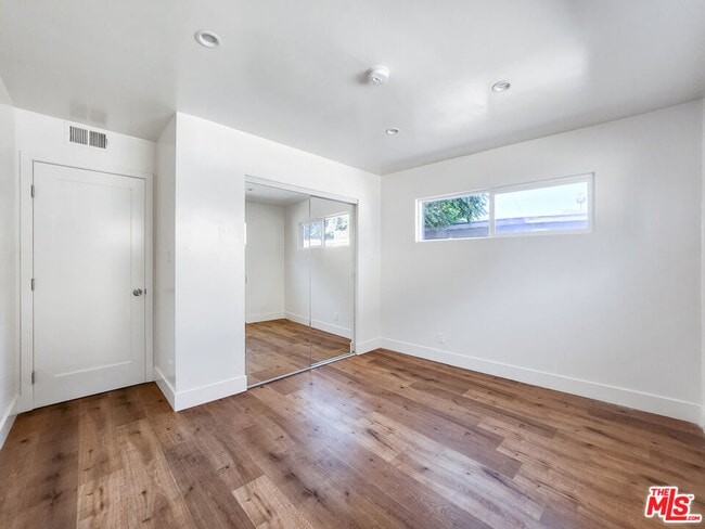 Building Photo - 2917 N Coolidge Ave