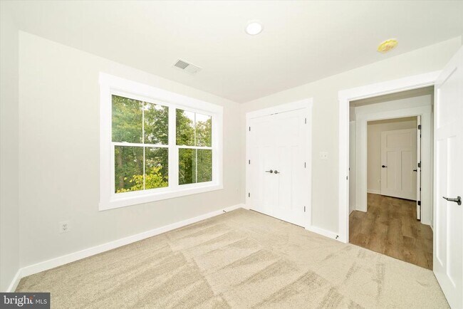 Building Photo - 801 Cedar Ave