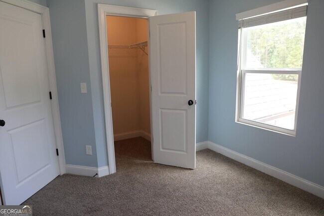 Building Photo - 225 Barnett Ln Ln