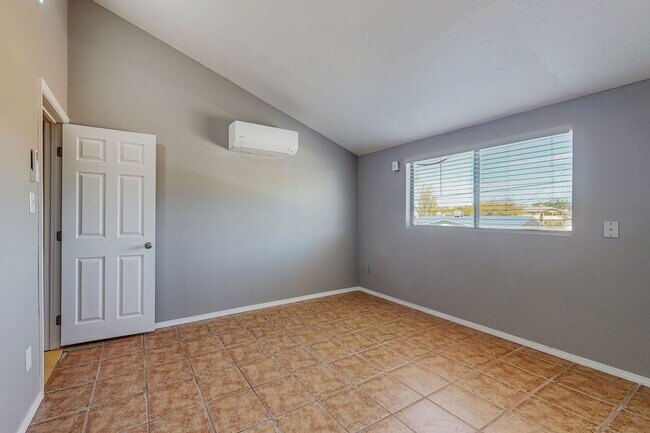 Building Photo - 2830 Floral Rd NW