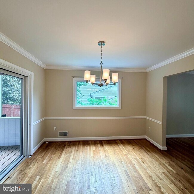 Building Photo - 14605 Nadine Dr