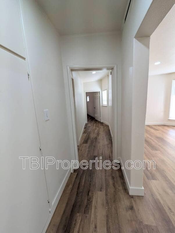 Building Photo - 936 Bradley St