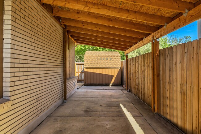 Building Photo - 8131 Viscounti Dr