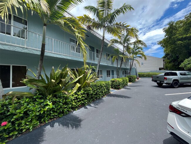 Building Photo - 1311 NE 18th St