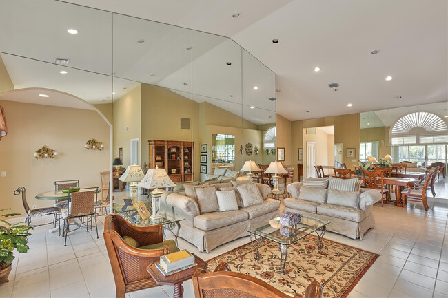 Building Photo - 392 Spyglass Way