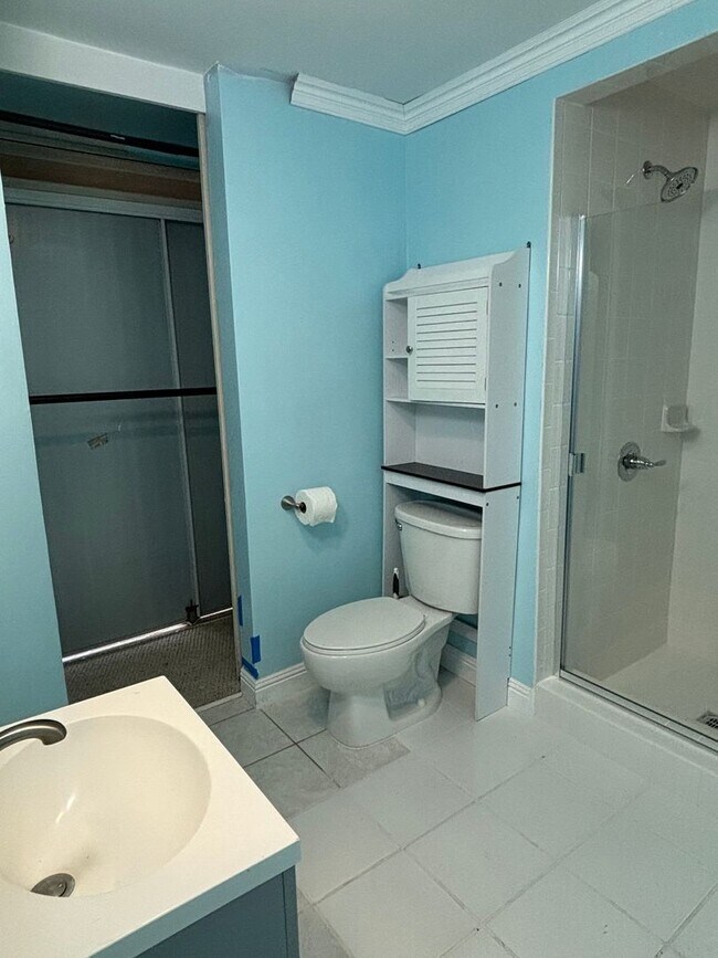 Building Photo - 2832 Charlemagne Ave