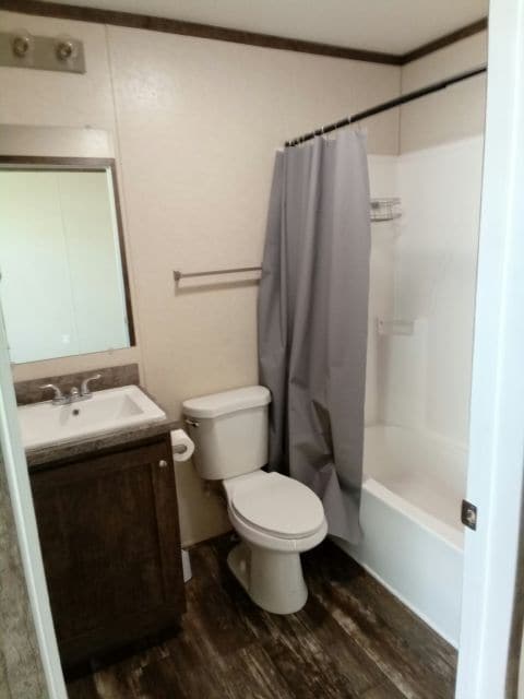 Building Photo - 4928 Bay Dr