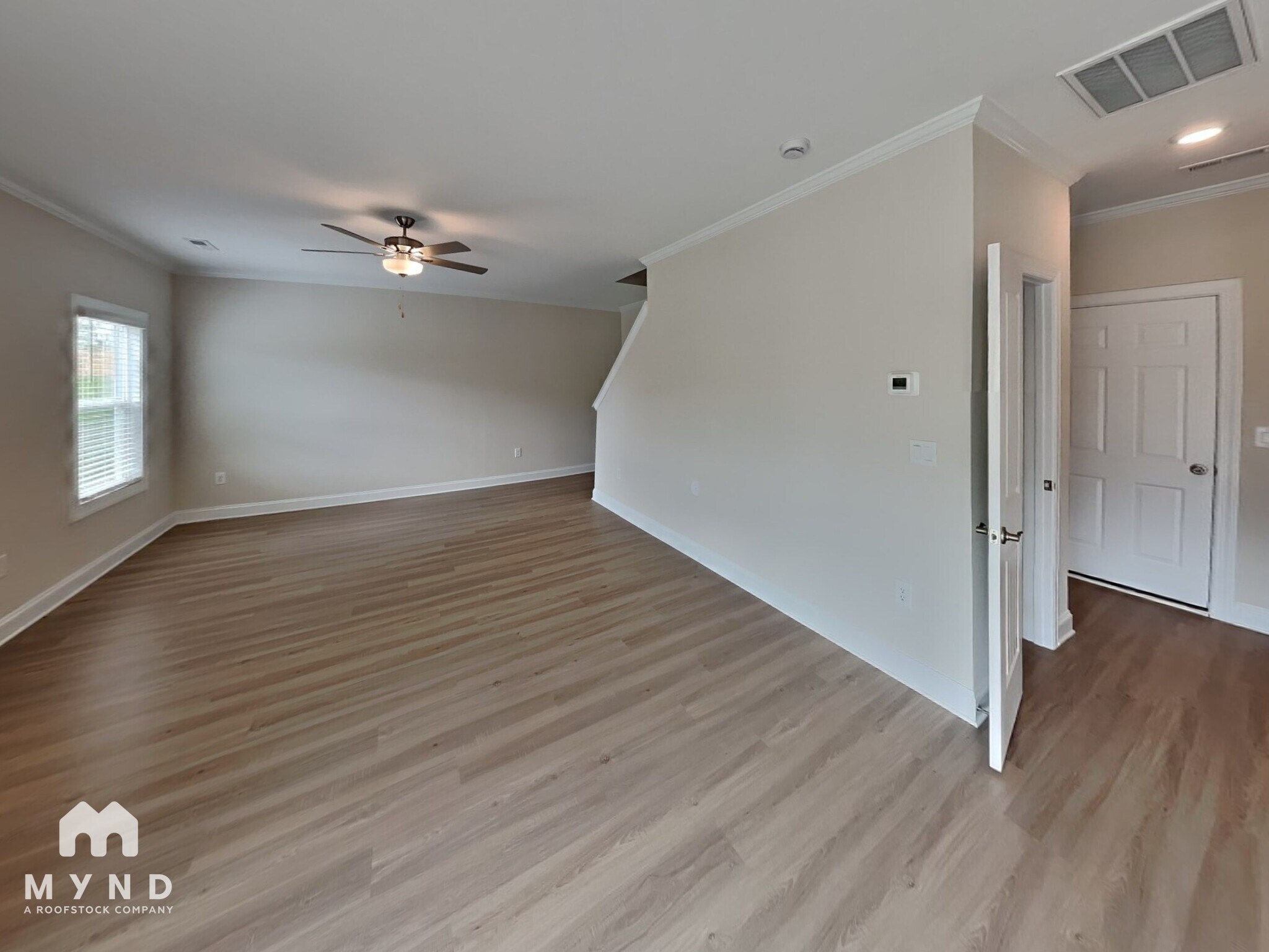 Building Photo - 102 Sina St