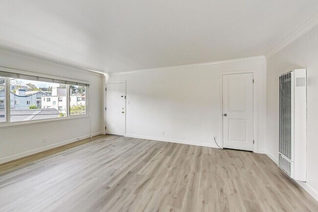 Building Photo - 1549 San Carlos Ave
