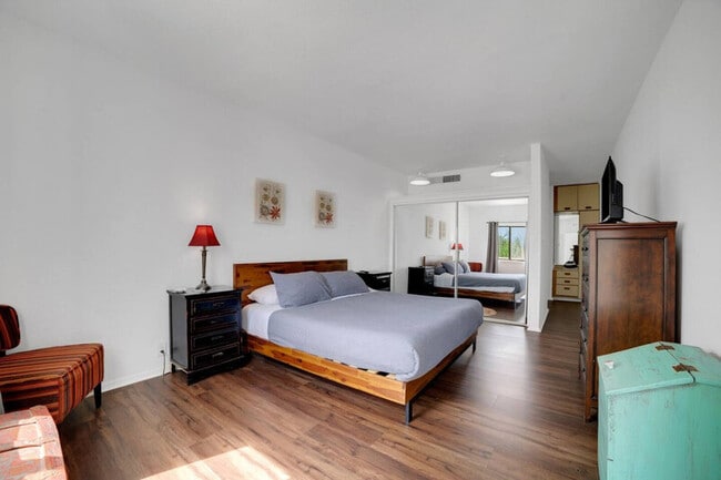 Building Photo - 1 Crystal Springs Ct