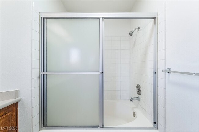 Building Photo - 8644 Trafalgar Dr