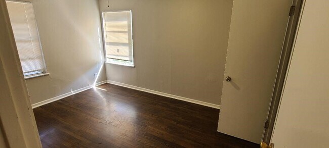 Building Photo - 5615 Simsdale St