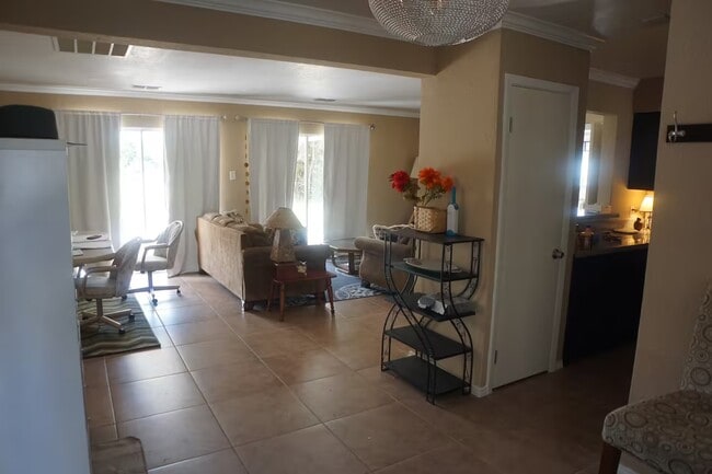 Building Photo - 14 53rd St SE