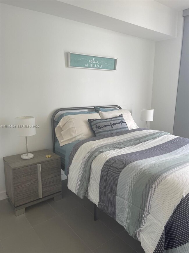 Building Photo - 1600 NE 1st Ave