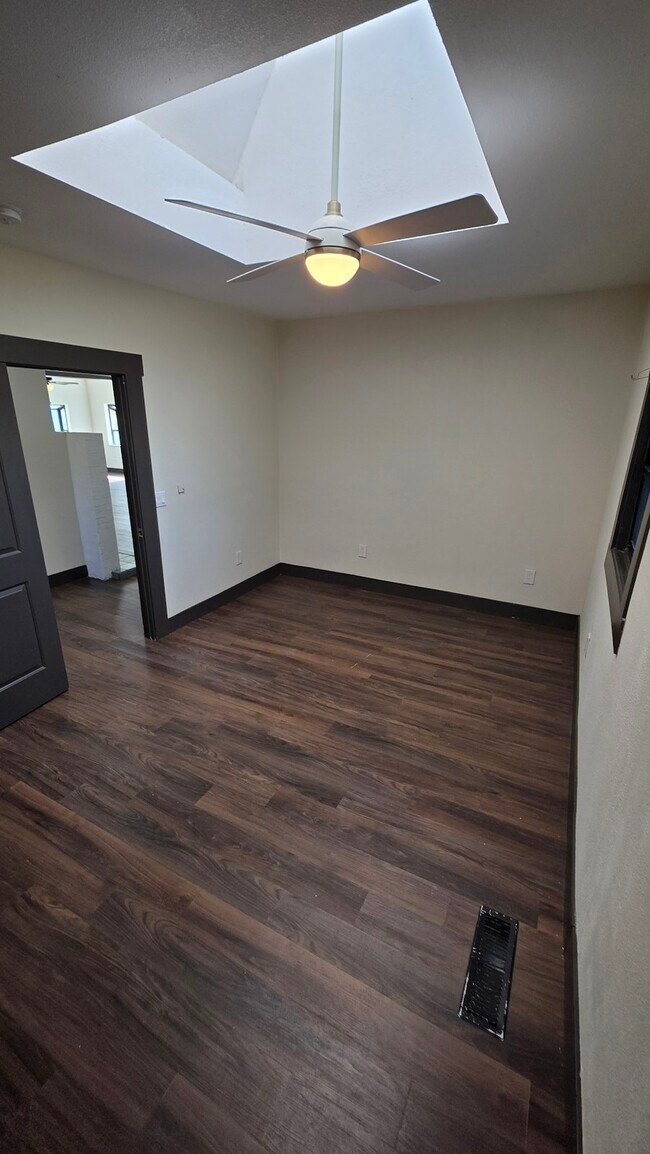 Building Photo - 345 N Van Ness Ave