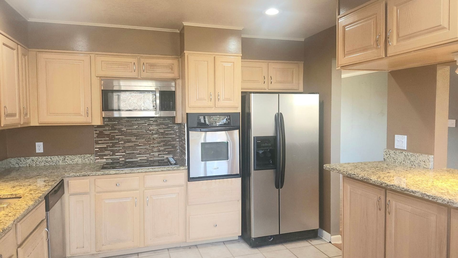 Building Photo - 6068 Vivian Ct