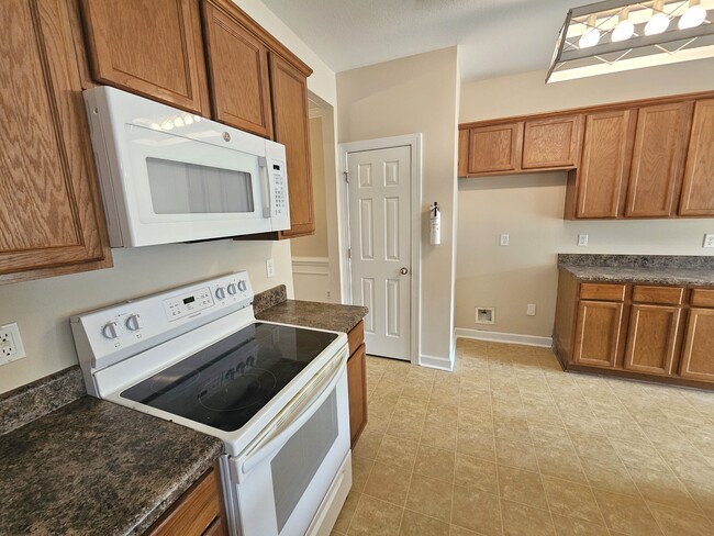 Building Photo - 232 Worcester Ln