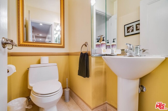 Building Photo - 200 S Wetherly Dr