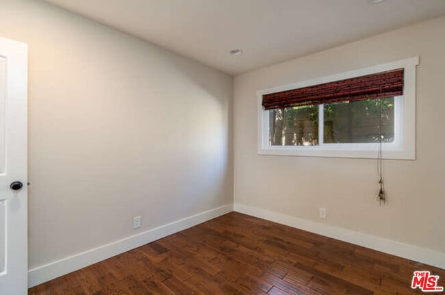 Building Photo - 1604 Oak Ave