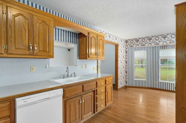 Building Photo - 3740 W Farm Rd 106