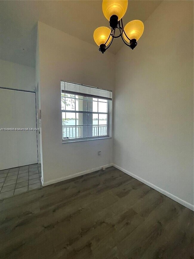 Building Photo - 2841 N Oakland Forest Dr