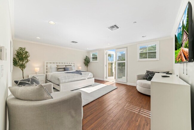 Building Photo - 1849 NE 26th Ave