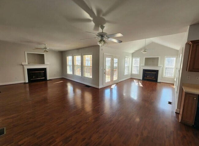 Building Photo - 4200 Blue Teal Pl