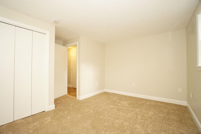Building Photo - 42 Woodfield St