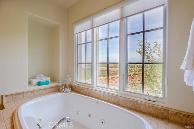 Building Photo - 15 Shadowcast