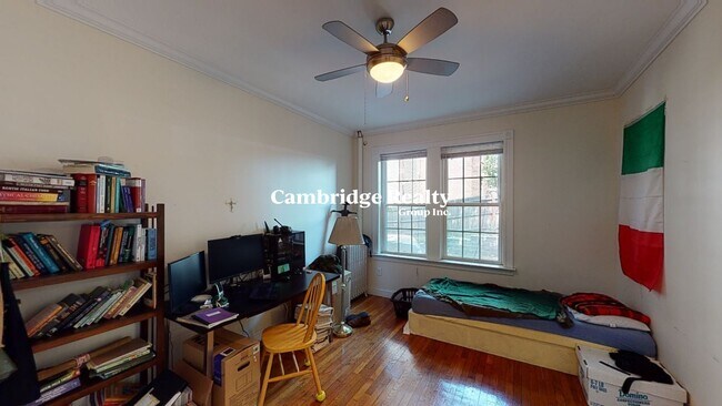 Building Photo - 15 Glenville Ave
