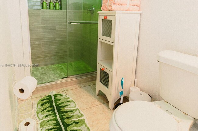 Building Photo - 809 SE 14th Dr