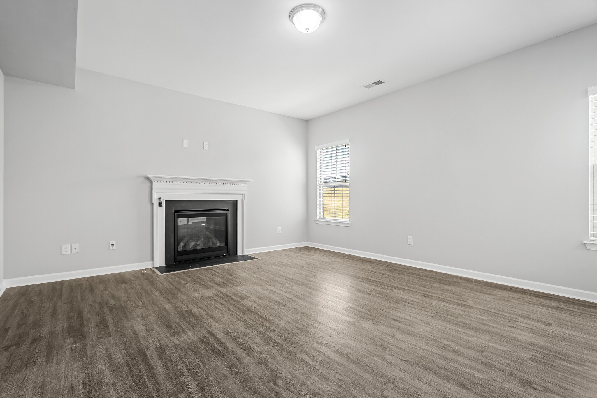 Building Photo - 428 Heroit Dr