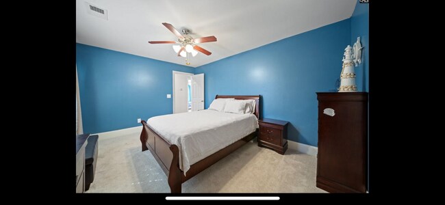 Building Photo - 100 Shores Edge Dr